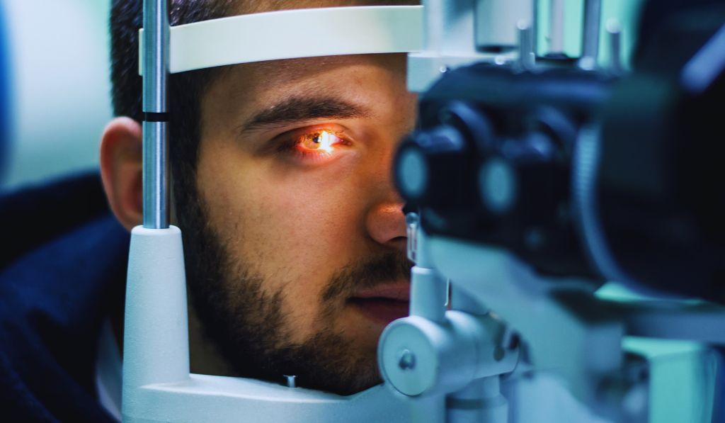 10 Powerful Ways to Improve Eyesight in 2025 Naturally