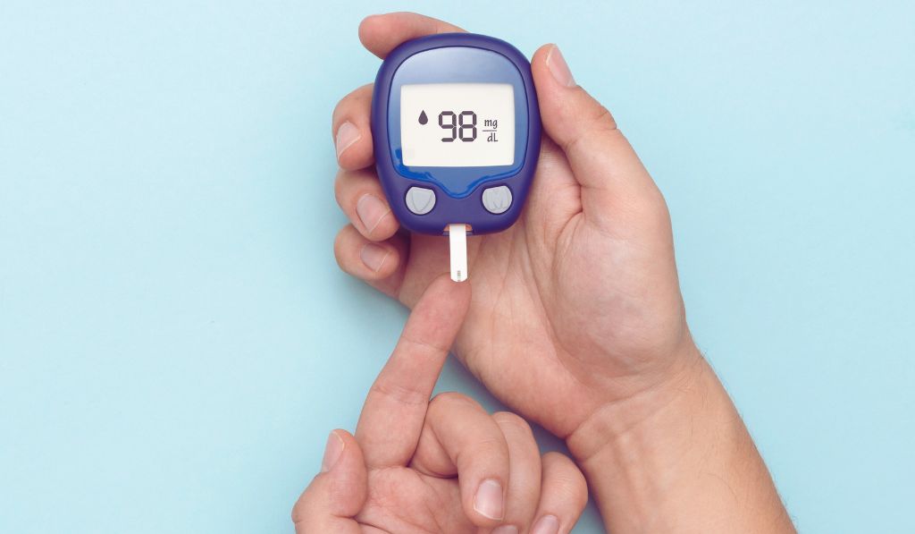 8 Proven Strategies to Manage Blood Sugar Effectively in 2025